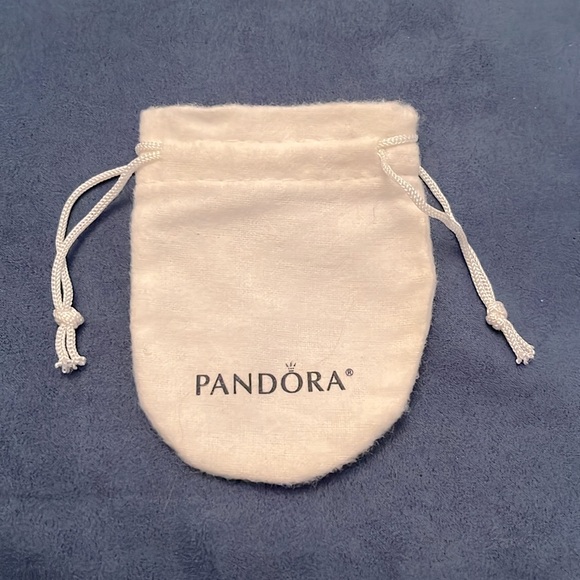 Authentic Pandora Box with Pouch (standard for bracelet or necklace) - Picture 3 of 7